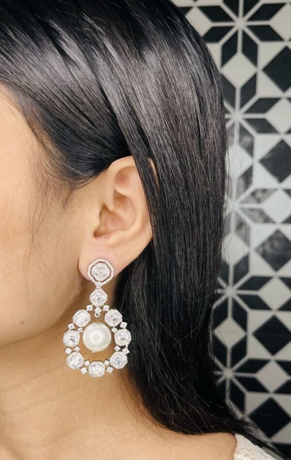 Ad Earring Mira