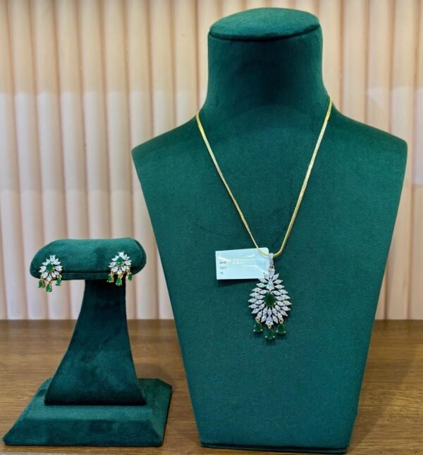Ad Pendant Set